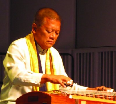 Larry Leung will play the Chinese guzheng in the evocative Chinese concerto “The Eternal Regret of Lin’An,” which won the Prize of Composition in the 14th Shanghai Spring Music Festival in 1991. He learned to play this challenging instrument through sheer determination even though he could barely read musical notation. His passion for the instrument led him to rekindling his Chinese roots and a decade of joyful performances.